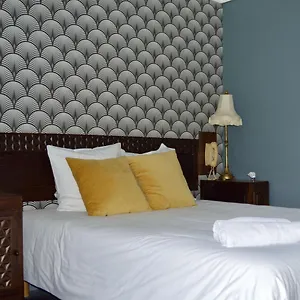 3* Отель Saint Charles & Coliving